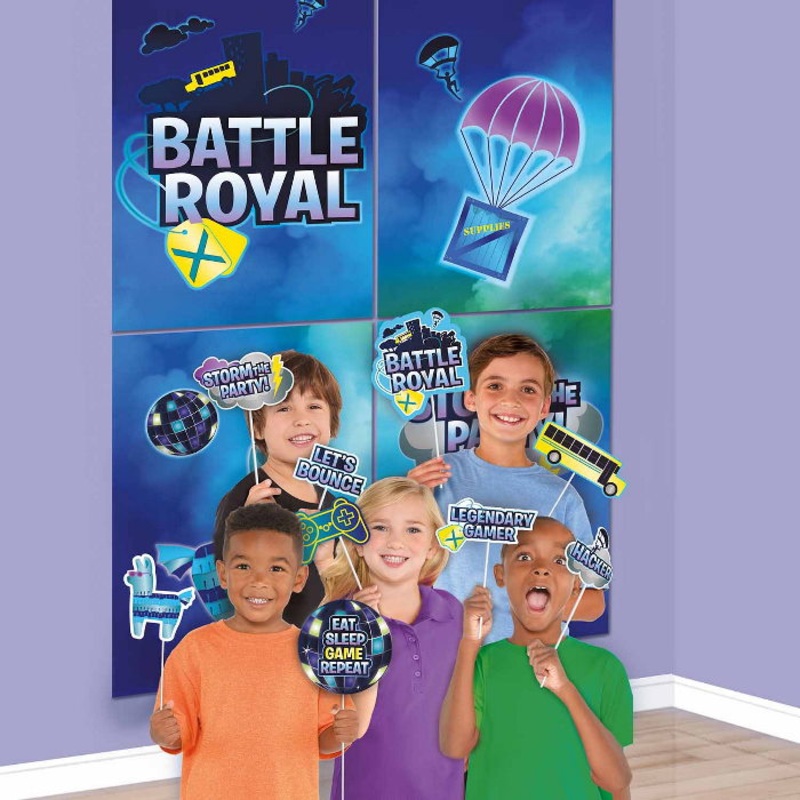 Battle Royal Scene Setters with Photo Props