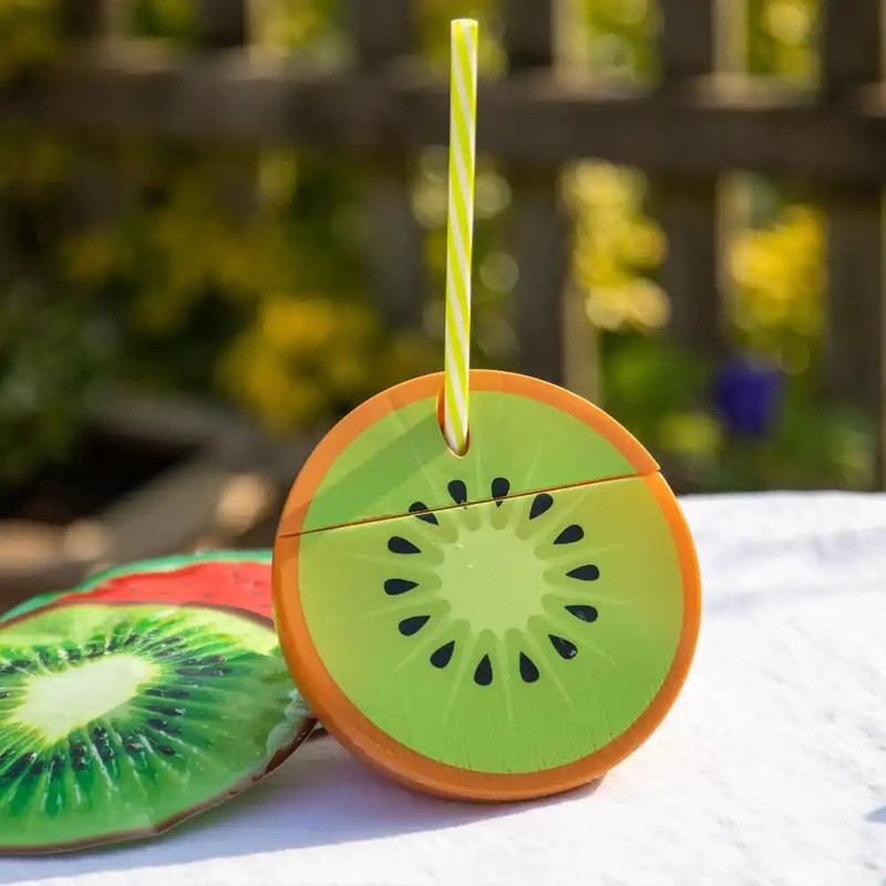 Kiwi Cup with Straw